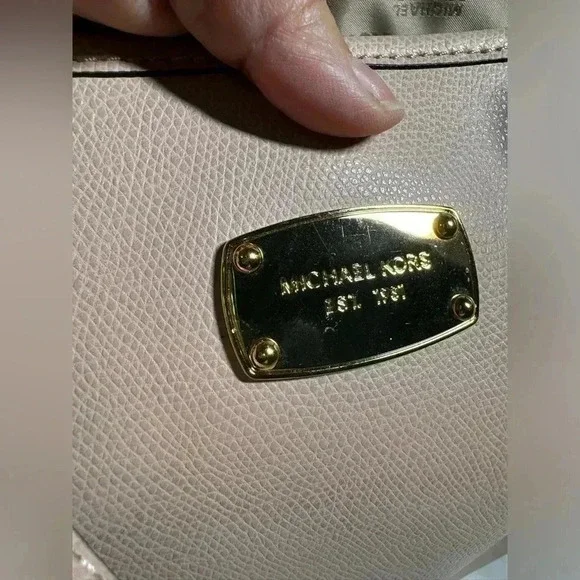 NWT Michael Kors Light Baby Pink Tote
Shoulder Bag - Picture 2 of 6